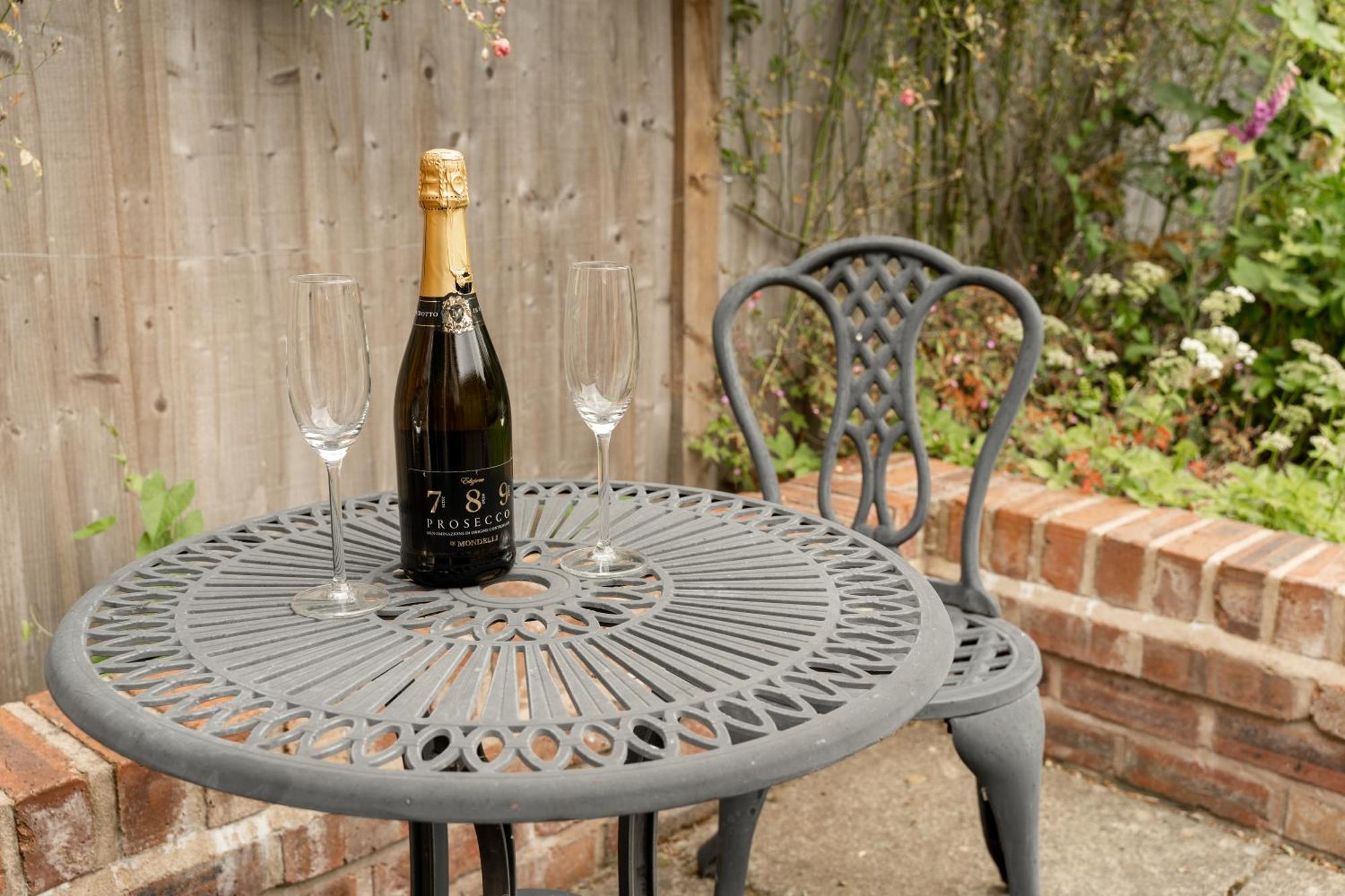 Cosy 2 Bed Cottage In Charming Village Of Christleton - For Up To 5 Exterior foto